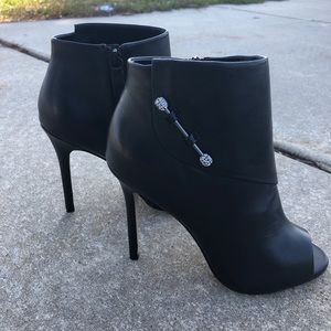 Sale! Badgley Mischka Black Peep Toe Bootie